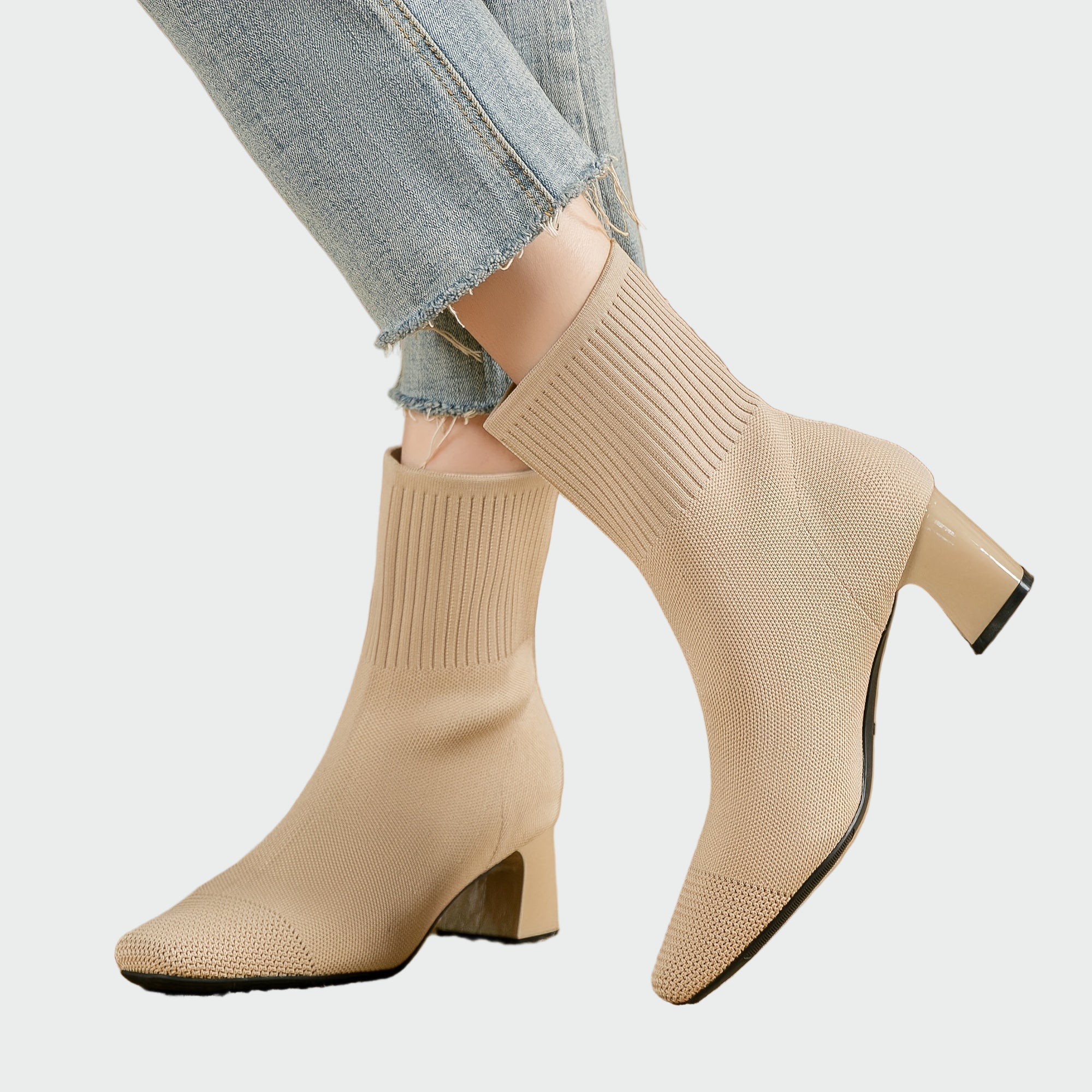 Botines tejidos con tacón cómodo y estilo elegante